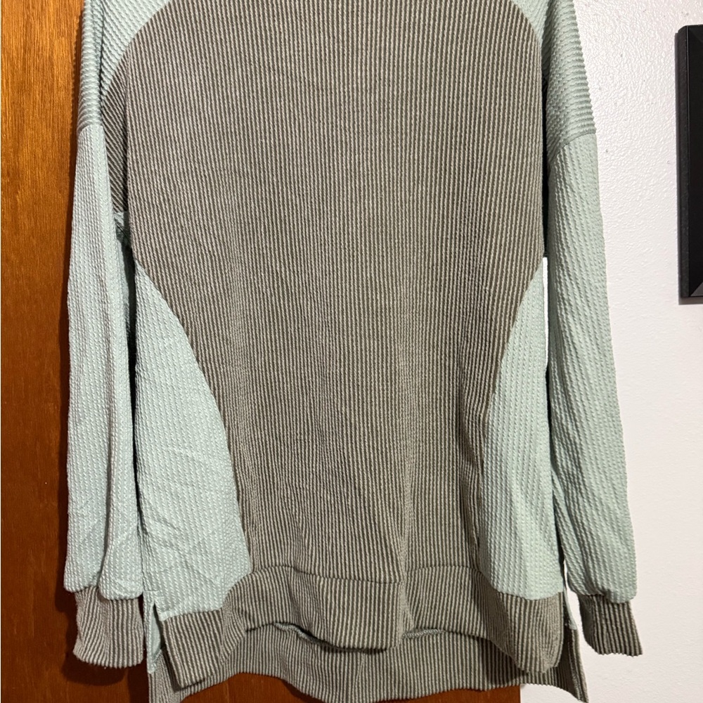 Source Unknown Two-Tone Ribbed Blouse - Green
